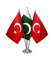 Masa Üstü Pakistan Bayrağı Türk Bayrağı Üçlü Krom Direk Masa Bayrak Seti