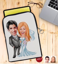 BK Gift Kişiye Özel Evleniyoruz Karikatürlü Taşınabilir Koruyucu Tablet Kılıfı & Organizer Çanta - Siyah-5