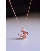 925 Ayar Gümüş Rose Kaplama Zirkon Taşlı Pembe Morpho Kelebeği Kolye