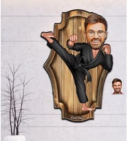 Kişiye Özel Kareteci Karikatür Vintage Ahşap Tablo 30*50 (Çok Renkli)
