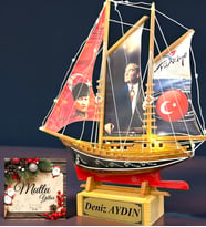 Yılbaşı Hediyesi Kişiye Özel Led Işıklı Ahşap Gemi Maketi Farklı Model Seçenekleri (Model 3)