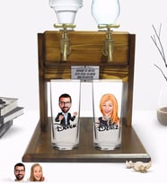BK Gift Kişiye Özel Erkek ve Kadın Tasarımlı İkili Rakı Bardağı ve Çift Musluklu Doğal Ahşap Rakı Standı-5 (Model 1)