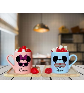 Minnie Mouse & Mickey Mouse Çift Tasarımlı Pembe & Mavi Ahşap Tabaklı Kişiye Özel Türk Kahvesi Fincanı Seti