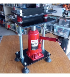 Masa Üstü 6 Tonluk Mini Hidrolik Pres