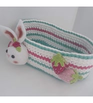 Tavşanlı Çilekli Oyuncak Sepeti Amigurumi Organik Oyuncak