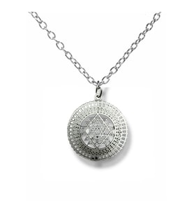 Sri Yantra Sembolü Unisex Kolye – 60 cm Zincirli, Spiritüel Tasarım (Gümüş)
