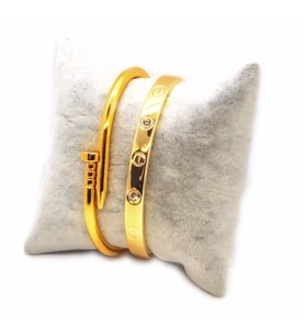 Altın Renk Çivi Ve Taşlı Cartier Model Bileklik Set 943