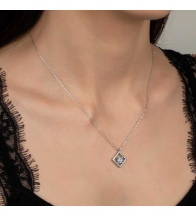 Swarovski Taşlı Gümüş Dörtgen Bayan Kolye
