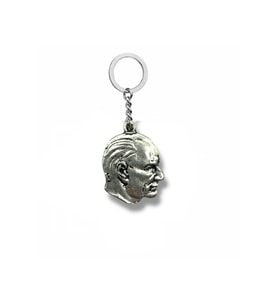 Mustafa Kemal Atatürk Silüet Figürlü Metal Anahtarlık – Gümüş Renk Unisex Aksesuar