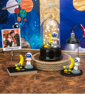 Astronot Tasarımlı Masaüstü Notluk , Led Işıklı Masa Lambası ve Led Işıklı Fanus