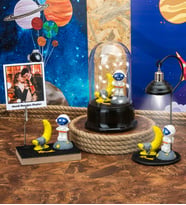 Astronot Tasarımlı Masaüstü Notluk , Led Işıklı Masa Lambası ve Led Işıklı Fanus