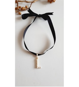 L HARF TARZ İNCİLİ KURDELA CHOKER KOLYE
