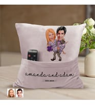 BK Gift Kişiye Özel Sevgililer Karikatür Tasarımlı Organizer Kumanda ve Atıştırmalık Cepli Pembe Kırlent Yastık-56 Arkadaşa Hediye, Cepli Yastık