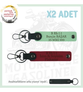 Motor Sürücüsüne İsim Plaka ve B Rh (-) Kan Grubu Yazılı 2' li Anahtarlık Hediye, Kırmızı-Yeşil-Syh (Çok Renkli)