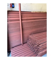 Köşebent Demir Sivri Antipaslı-( 30 x 30 ) -3mm 150 cmYükseklik (1 Adet) (Kırmızı)