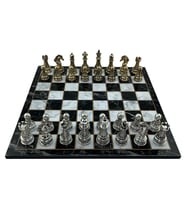 GiftHome Premium Battal Boy Metal İŞLEMELİ KLASİK Satranç Takımı  ve Katlanır Mermer Desenli MDF Satranç Tahtası (43X43 cm.)