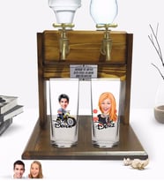 BK Gift Kişiye Özel Erkek ve Kadın Tasarımlı İkili Rakı Bardağı ve Çift Musluklu Doğal Ahşap Rakı Standı-1 (Model 1)