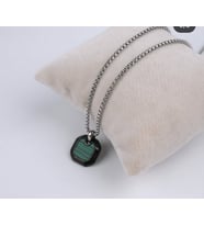 Emerald Core – Yeşil Taş Detaylı Erkek Kolye