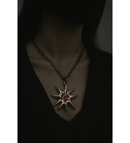 Antik Güneş Figürlü Unisex Kolye – 60 cm Zincirli Şık ve Anlamlı Tasarım