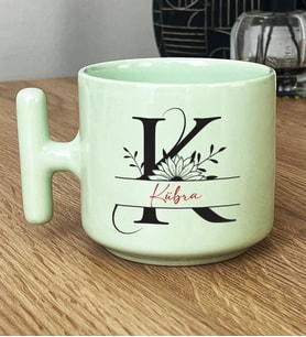 Kişiye Özel Ayçiçek K Harfli Hediye Pastel T Kupa İsme Özel İsimli Yazılı (Yeşil)