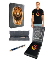 Galatasaray Orijinal Logo Baskılı Siyah T-Shirt Bileklik Hediyeli Özel Kutulu (Siyah - Kırmızı) (Siyah-Kırmızı)