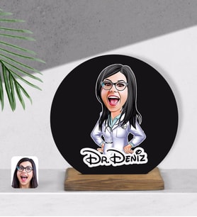 BK Gift Kişiye Özel Kadın Doktor Karikatürlü Yuvarlak Ahşap Biblo-1