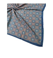 Ebruli Pamuklu Etnik Desenli Soft Eşarp – 90x90 cm (Mavi)