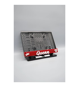 Quenn 3D Kabartmalı Pleksi Kırmızı Motor Plakalığı