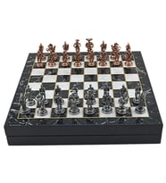 GiftHome Orta Boy Metal İspanyol Satranç Takımı Antik ve Mermer Desenli Sandıklı MDF Tahtası (36x36x6 cm.)