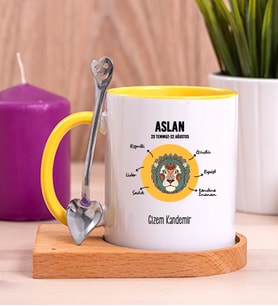 Kişiye Özel Aslan Burcuna Hediye Ahşap Altlıklı Sarı Kupa Bardak