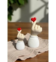 Korean Heart 2li Biblo Seti, Dekoratif Kalp Tutan El Sevimli Hediyelik, 9cm-14cm