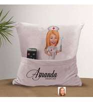 BK Gift Kişiye Özel Hemşire Karikatür Tasarımlı Organizer Kumanda ve Atıştırmalık Cepli Pembe Kırlent Yastık-1 Arkadaşa Hediye, Cepli Yastık