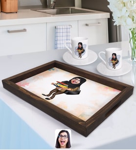 BK Gift Kişiye Özel Tesettürlü Kadın Öğretmen Karikatürlü Doğal Ahşap Tepsi ve 2’li Kahve Fincan Seti-2
