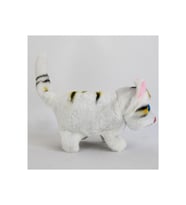 Beyaz Renk Yürüyen Miyavlayan Kedi Işıklı Sesli Hareketli Peluş Kedi (Çok Renkli)