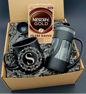 Kişiye Özel Gümüş Baş Harf Baskılı Siyah Kupa & French Press & Nescafe Gold Filtre Kahve Hediye Seti