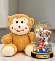 Kişiye Özel 3 Fotoğraflı LED Işıklı Fanus ve Sevimli Peluş Maymun Hediye Seti (denizkızı biblolu)