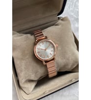 Minimalist Şıklık: Beyaz Rose Renk Zarif Kadın Kol Saati