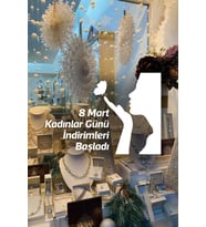 8 Mart Kadınlar Günü İndirimleri Başladı Yazısı Cam Vitrin Sticker 60cm (Beyaz)