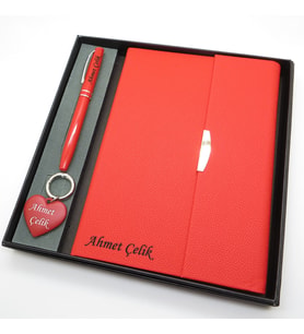 Signator® Codex  N207 Kişiye Özel Defterli Set - İsme Özel Kırmızı Kalem + İsme Özel Kırmızı Defter + İsme Özel Kırmızı Anahtarlık  İsme Özel Kutusunda Hediyelik Set (Karışık)