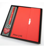 Signator® Codex  N207 Kişiye Özel Defterli Set - İsme Özel Kırmızı Kalem + İsme Özel Kırmızı Defter + İsme Özel Kırmızı Anahtarlık  İsme Özel Kutusunda Hediyelik Set (Karışık)