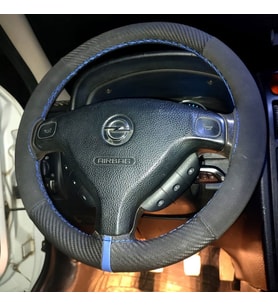 DİKİŞLİ DİREKSİYON KILIFI KARBON NUBUK DERİ MAVİ YÜZÜK MAVİ DİKİŞLİ OPEL ASTRA