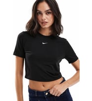 Nike Chill Knit Crop Womens Slim Fit T-shirt Kadın Kısa Dar Kesim Tişört Siyah