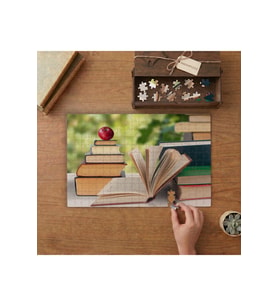 Kitaplar ve Kırmızı Elma Tasarımı 240 parça Ahşap Puzzle Ahşap Kutuda MP00713