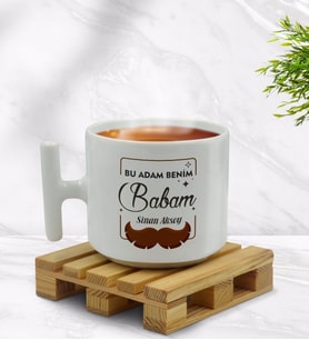 BK Gift Kişiye Özel Bu Adam Benim Babam Tasarımlı T Kulplu Beyaz Middle Kupa Bardak - Model 1