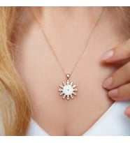 Vaoov 925 Ayar Gümüş Sedef Çiçekli Taşlı Hediye Kolye (Gold)
