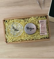 BK Gift Kişiye Özel İsimli DTF Cam Kahve Fincanı & Türk Kahvesi & Gümüş Metal Kutuda Kokulu Mum Hediye Seti-5, Arkadaşa Hediye, Sevgiliye Hediye, Doğum Günü Hediyesi