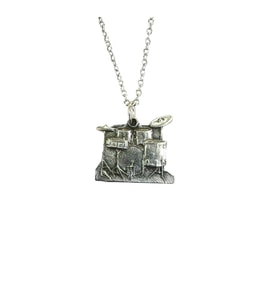 Bateri Müzik Aletli Kolye – Unisex -Davul Seti Figürlü Metal Takı 60 cm Zincir (Gümüş)