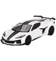 Mini GT 677 Chevrolet Corvette Z06 2023 Arctic White LHD Model Araba