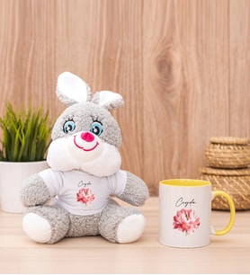 Kişiye Özel Pembe Çiçekli İsme Özel Peluş Tavşan ve Sarı Kupa