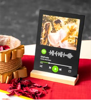 Kişiye Özel Fotoğraflı Spotify Barkodlu Ahşap Standlı Siyah Plak
